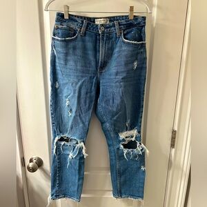 Abercrombie Curve Love The Mom High Rise Jeans | Medium Distress Sz 26 / 2 s